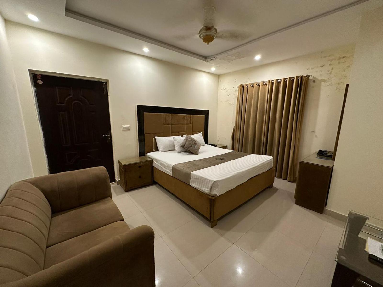 Hotel Green Fort Gulberg Lahore Ngoại thất bức ảnh