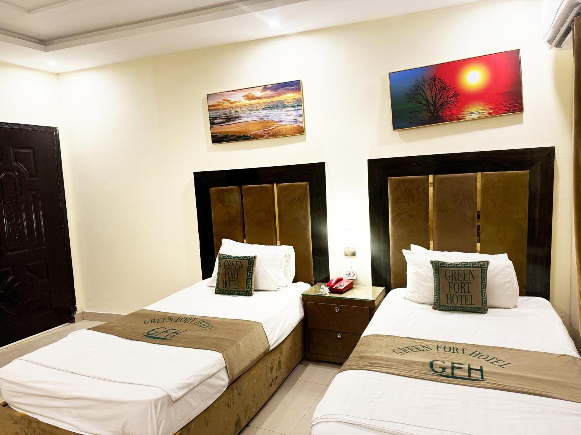 Hotel Green Fort Gulberg Lahore Ngoại thất bức ảnh