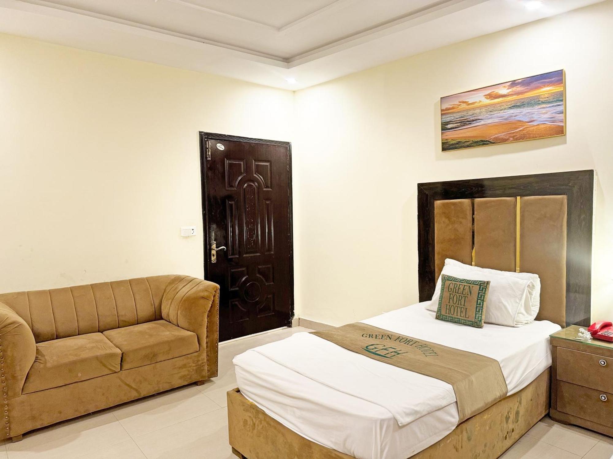 Hotel Green Fort Gulberg Lahore Ngoại thất bức ảnh